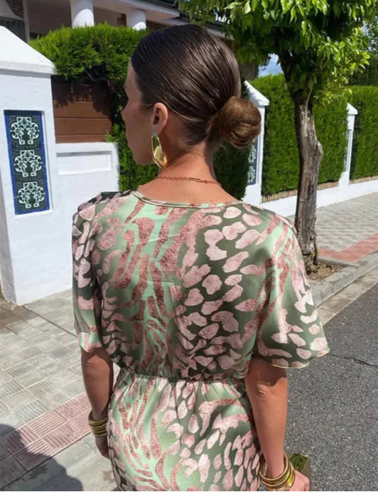 Femme | Robe fluide avec décolleté en V et manches courtes