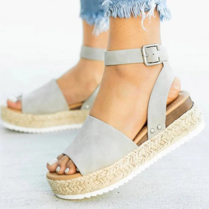 Femme | Sandales à talon compensé avec brides croisées et boucle réglable