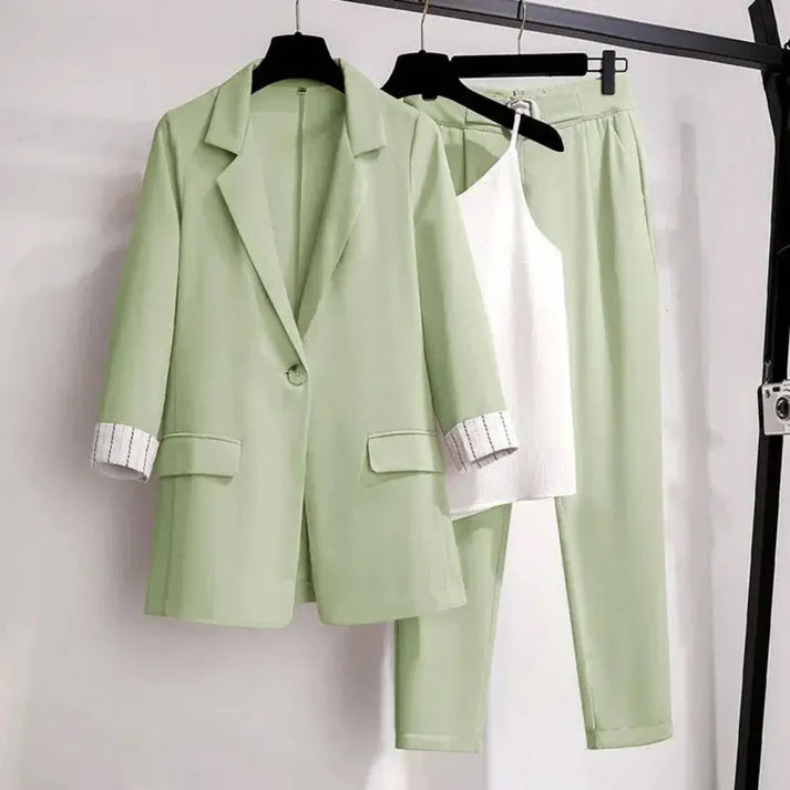 Femme | Ensemble trois pièces élégant à style épuré